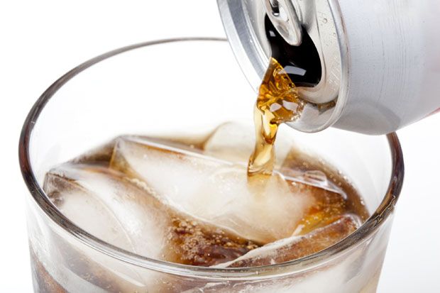 6 Efek Negatif Mengonsumsi Diet Soda untuk Kesehatan