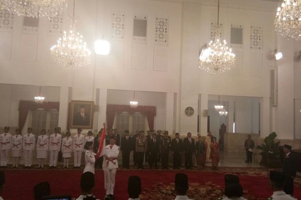 Jokowi Kukuhkan Paskibraka 2017 di Istana Negara