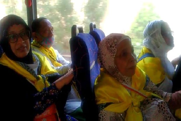 Sopir Sabar dan Bus Bagus, Bus Shalawat Tuai Pujian Jamaah