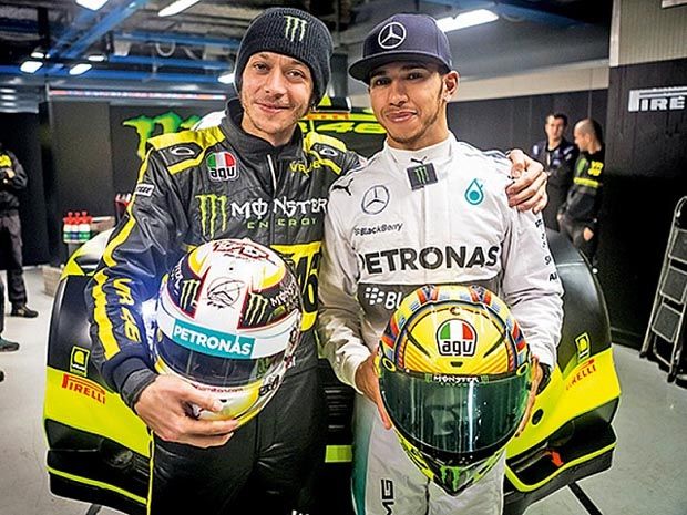 Hamilton Ingin Timba Ilmu di Markas Valentino Rossi