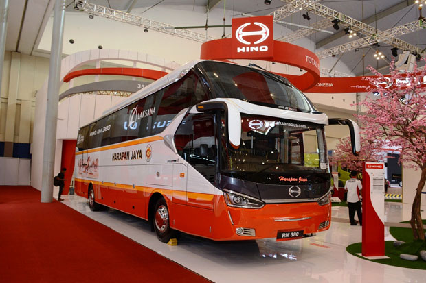 Hino Bus RM 380 Calon Jawara Lintas Jawa dan Sumatera