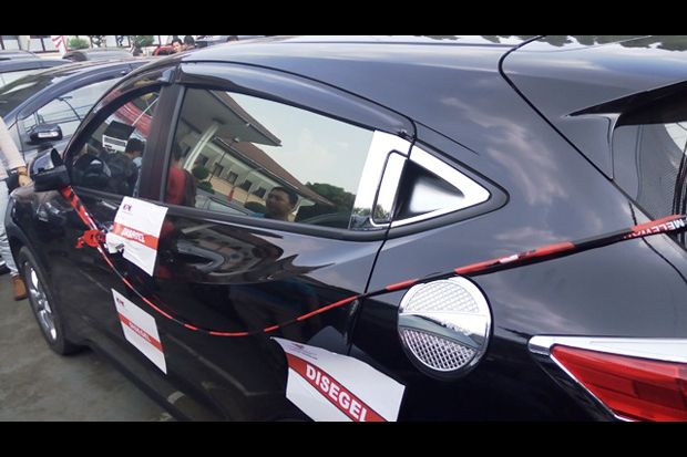 KPK Tangkap Panitera PN Jaksel dan Segel Mobil Honda HR-V