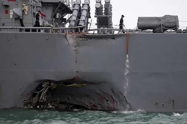 Tabrakan di Dekat Indonesia, Lambung Kapal Perang AS Penyok dan Kebanjiran