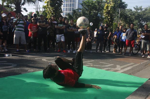 Hadir di Surabaya, Giant Berikan Beasiswa Sepak Bola ke Spanyol