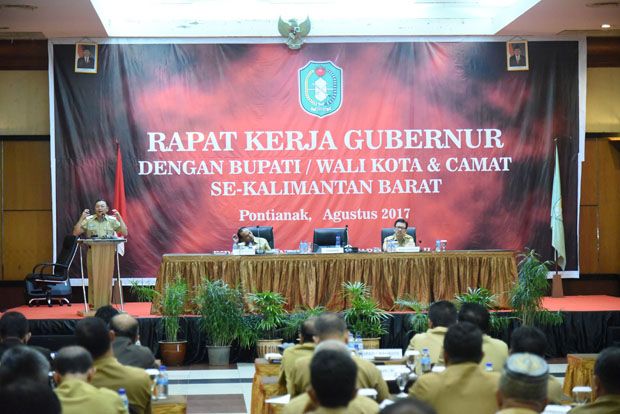 Gubernur Kalbar Dorong Camat Awasi Dana Desa