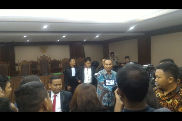 Hakim Izinkan Terdakwa Korupsi Ikut Pelantikan di Kantor Kemendagri