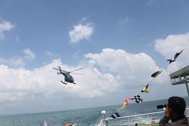 Helikopter TNI AL Pantau Pencarian 10 Tentara AS di Langit Perbatasan