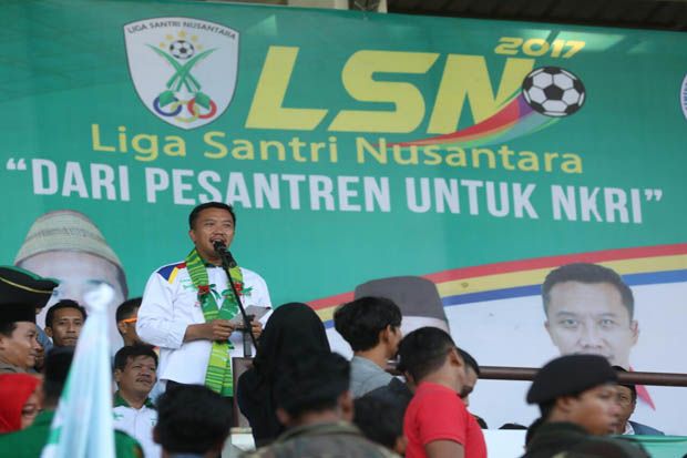 Menpora Lakukan Kick-Off Liga Santri Nusantara 2017 di Pinrang