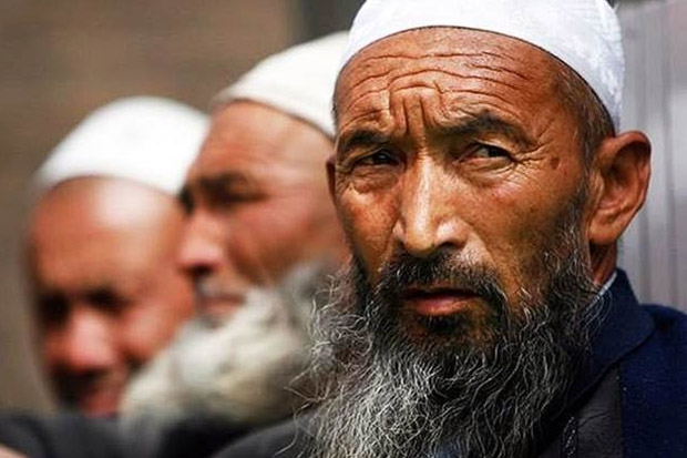 Pejabat China Sebut Muslim Xinjiang Muslim Paling Bahagia di Dunia