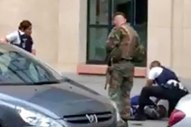 Tikam Tentara Belgia dengan Golok, Seorang Pria Ditembak Mati