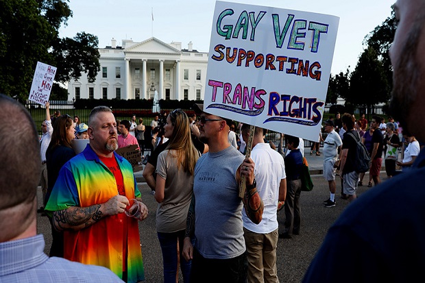 Trump Resmi Melarang Transgender di Militer AS