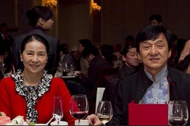 Manis, Jackie Chan Buat Lagu Romantis untuk Istri