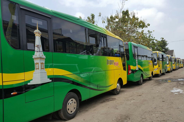 Hino Serahkan 15 Unit FB130 untuk Bus Trans Jogja