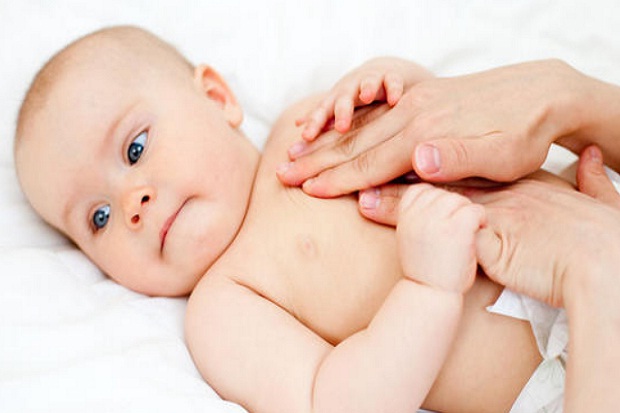 Mencegah Kulit Kering Bayi lewat Perawatan Khusus