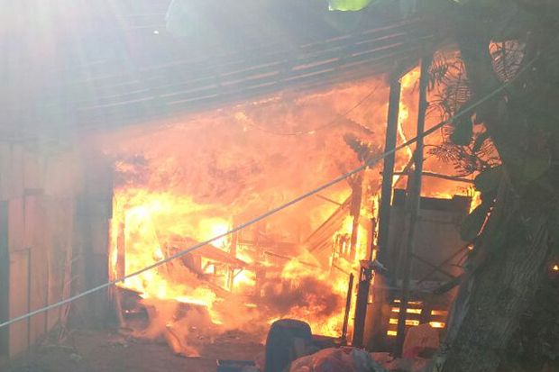 20 Rumah di Jalan By Pass Ngurah Rai Terbakar