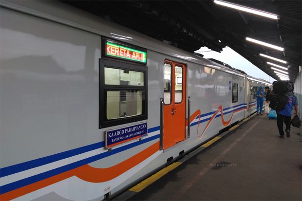 Tren Penumpang KA Bandung-Jakarta Naik Signifikan