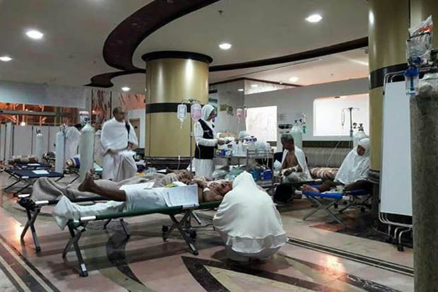 Catatan Perawat Klinik Haji, Miris Lihat Jamaah Belum Lihat Kakbah