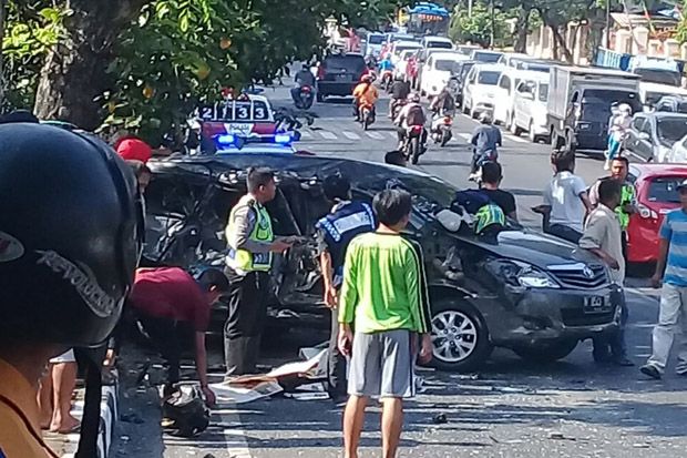Tabrakan Beruntun di Depan Gerbang Akpol Semarang, 2 Pengendara Tewas