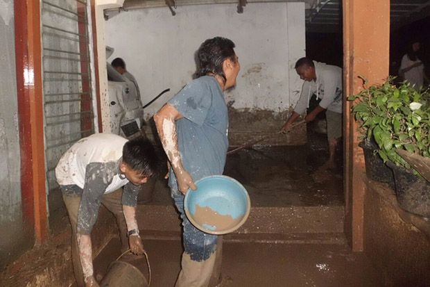Ratusan Rumah di Solok Selatan Dihantam Banjir Bandang