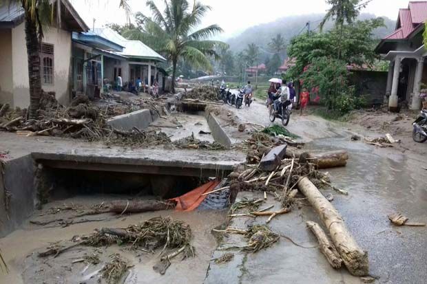 1.000 Nasi Bungkus Disalurkan untuk Korban Banjir Bandang