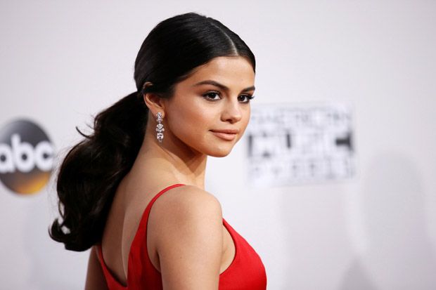 Diam-Diam, Selena Gomez Jalani Operasi Transplantasi Ginjal