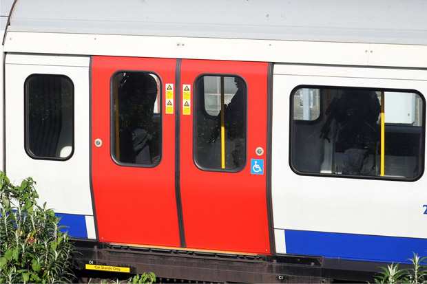 Bom Rakitan Meledak di Kereta Komuter London, 22 Terluka