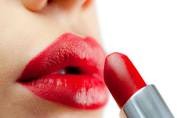 Tips Pemakaian Lipstik untuk Bibir Tebal