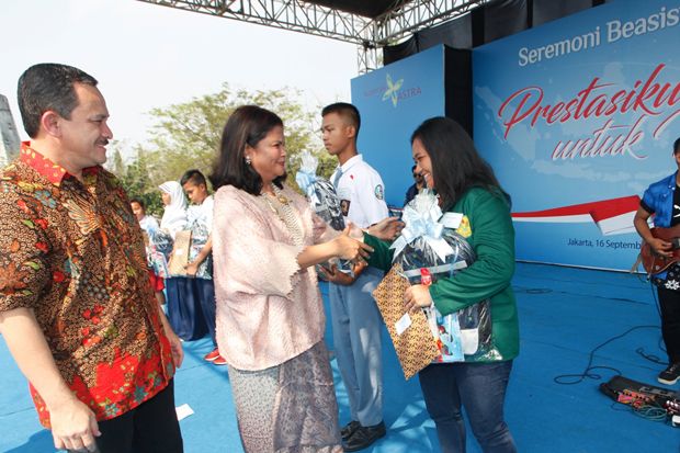Koperasi Astra Beri Beasiswa ke 30.904 Siswa di Indonesia