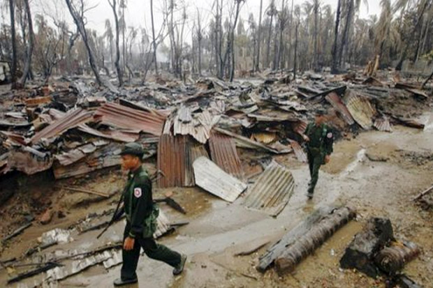 HRW: Tentara Myanmar Bakar 62 Desa Rohingya
