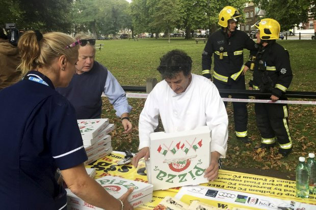 Restoran Italia Bagikan 200 Pizza kepada Pekerja Darurat Teror London