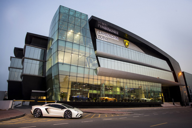 Ferrari dan Lamborghini Lebih Tertarik Teknologi Hibrida