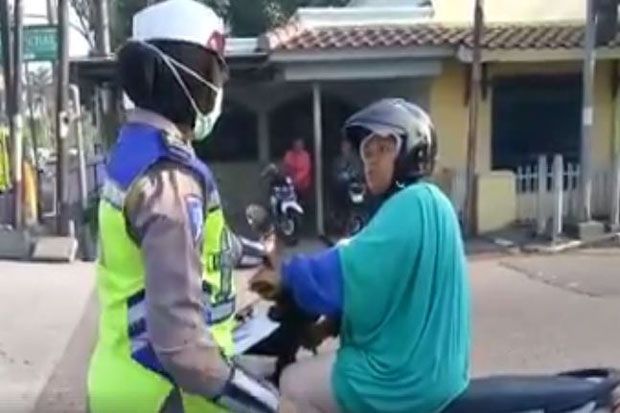 Viral, Polisi Apresiasi Polwan Cantik yang Dibentak Ibu Pengendara Motor