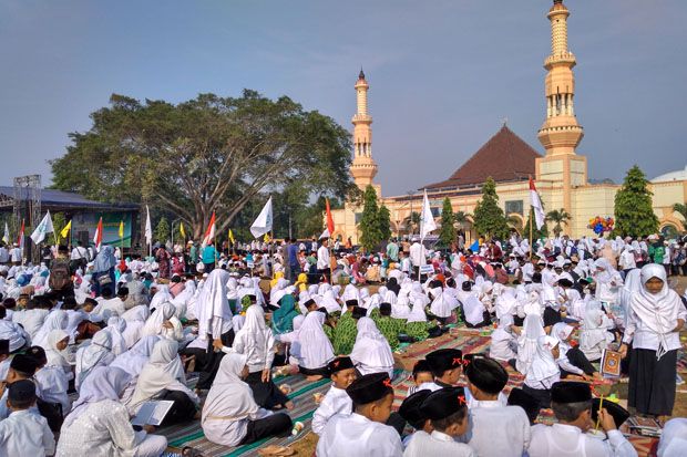 Sambut Tahun Baru Hijriyah, Ribuan Santri di Pekalongan Khatamkan Quran