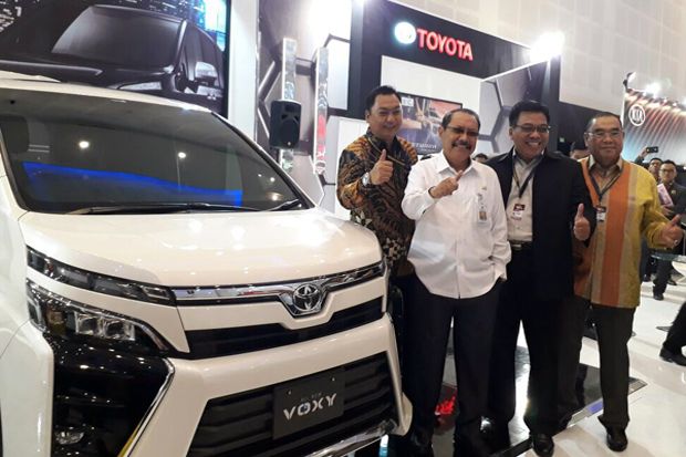 Boyong 8 Model, Toyota Voxy Jadi Bintang di GIIAS Surabaya 2017
