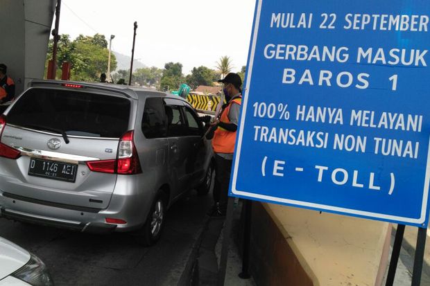 Transaksi di Gerbang Tol Baros Mulai Terapkan E-Toll