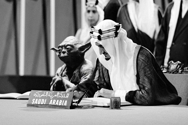 Heboh, Buku Sejarah Saudi Tampilkan Raja Faisal di Samping Yoda