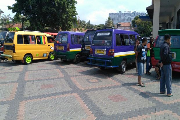 Tolak Angkutan Online, Sopir Angkot di Kota Cimahi Mogok Massal