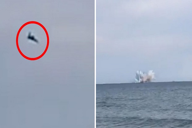Jet Tempur Italia Jatuh ke Laut saat Akrobat, Pilot Tewas Tragis