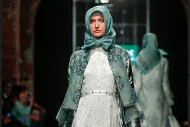 Desainer Busana Muslim Panen Penghargaan Internasional