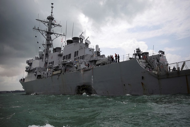 Rentetan Tabrakan Kapal Perang, Komandan Armada Pasifik AS Mundur