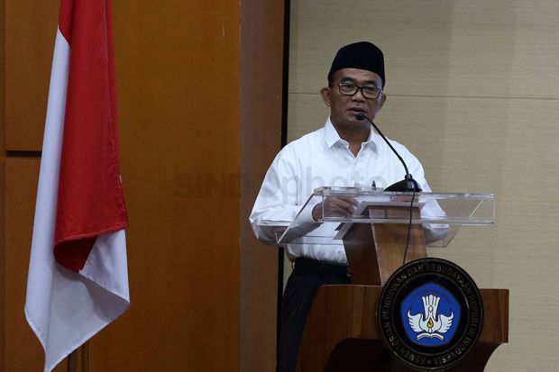 Penilaian Mendikbud Soal Gelar Doktor Megawati dari UNP
