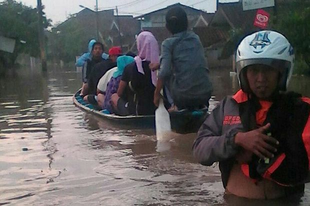 Banjir dan Longsor Mulai Menyergap, Bupati Bandung Minta Warga Waspada