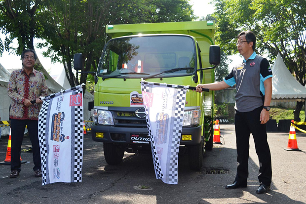 Hino Gelar Dutro Safety Driving Competition 2017