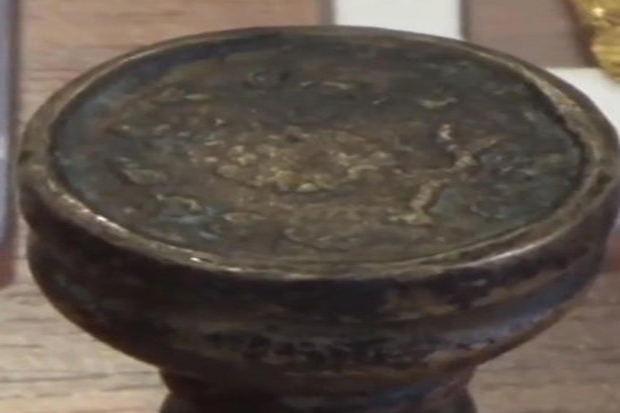 Cincin Nabi Sulaiman Ditemukan di Tangan Perampok Makam Kuno