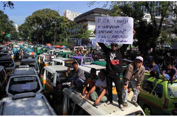 Sopir Angkot di Bandung Bakal Mogok Massal Empat Hari