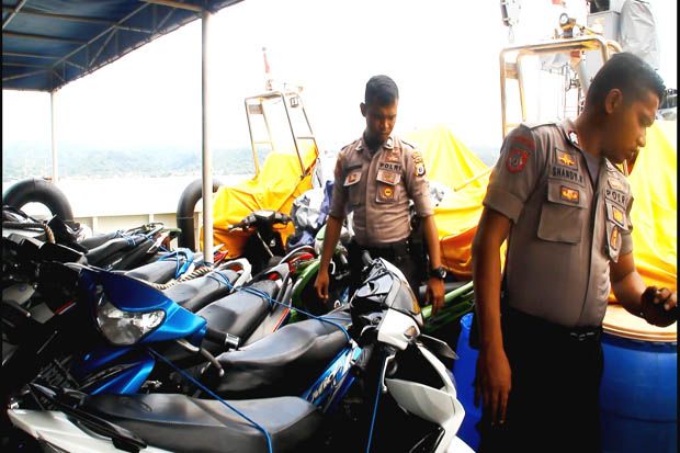 Polisi Amankan Puluhan Motor Bodong dari Kapal Milik Pemerintah