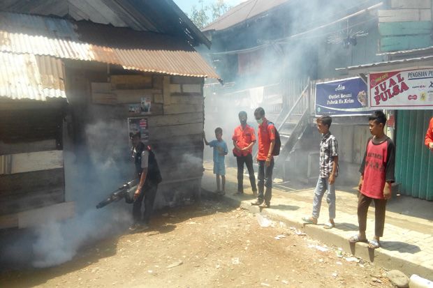 Perindo Fogging dan Bagikan Bubuk Abate di Palembang