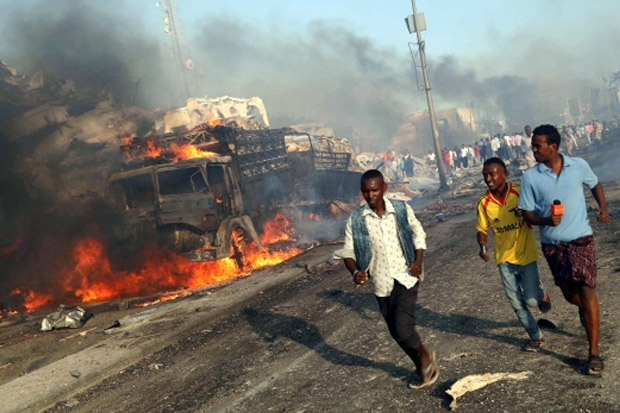Bom Truk Tewaskan Sedikitnya 20 Orang di Ibukota Somalia