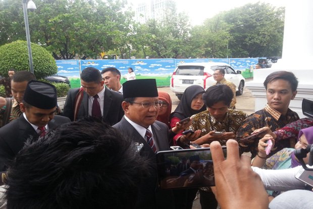 Jokowi Jamu Prabowo dan Tokoh Pendukung Anies-Sandi