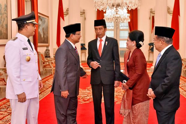 Usai Pelantikan Anies-Sandi, Iriana Jokowi Minta Foto Bareng Prabowo